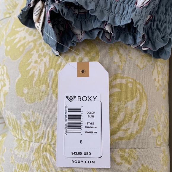 *NEW* Roxy Beach Shorts - Picture 5 of 6